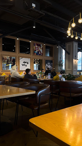 Happy Moon's - Gastronomi ve konaklama