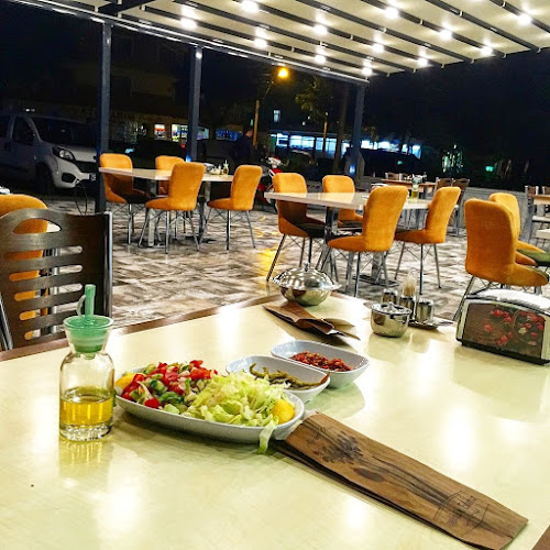 Opinii despre İKİZLER ETLİEKMEK ve IZGARA în Meram - Gastronomi ve konaklama