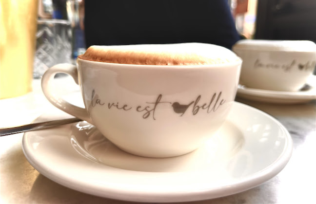 Opinii despre Piaf Cafe & Restaurant în Çankaya - Gastronomi ve konaklama