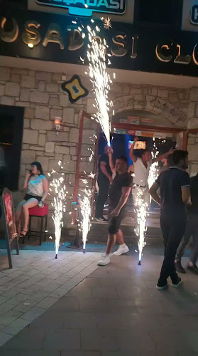 Kuşadası Clup Bar - Gastronomi ve konaklama