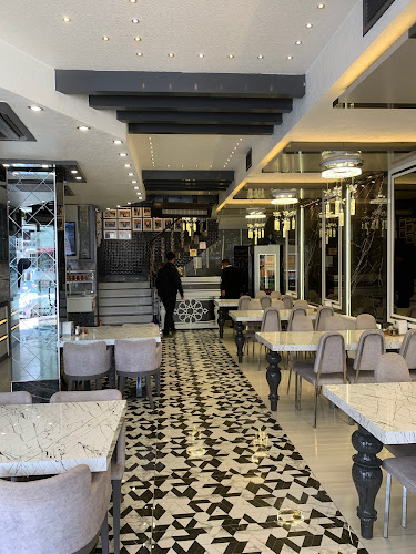 Comentarii opinii despre Afyon Gamze Sucuk Döner