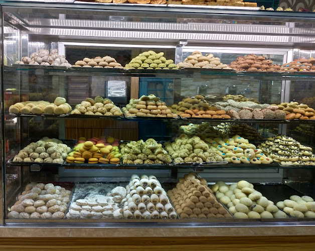 Kral Unlu Mamülleri - Gastronomi ve konaklama