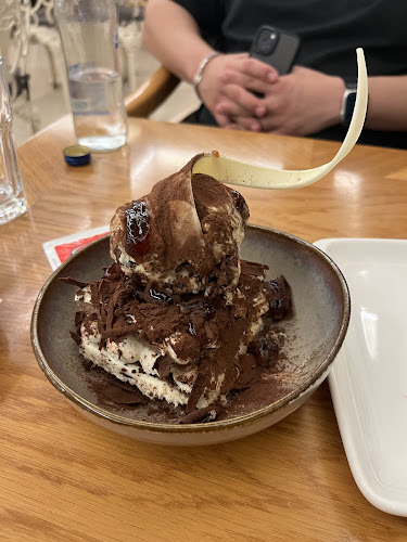 Bravo Patisserie - Gastronomi ve konaklama