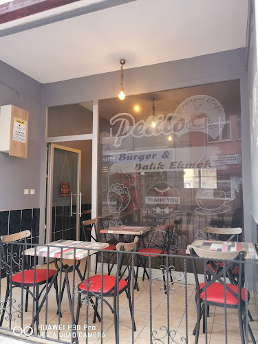 Petito cafe fast food