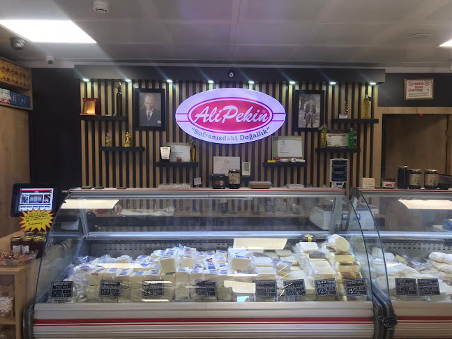 Opinii despre Ali Pekin Zeytin Zeytinyağı Satış Mağazası în Edremit - Gastronomi ve konaklama