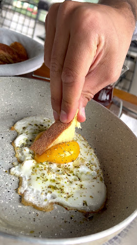 Comentarii opinii despre Fsm Clup Cafe