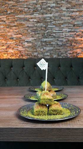 Opinii despre Ömer Usta Katmer&Künefe în Balçova - Gastronomi ve konaklama