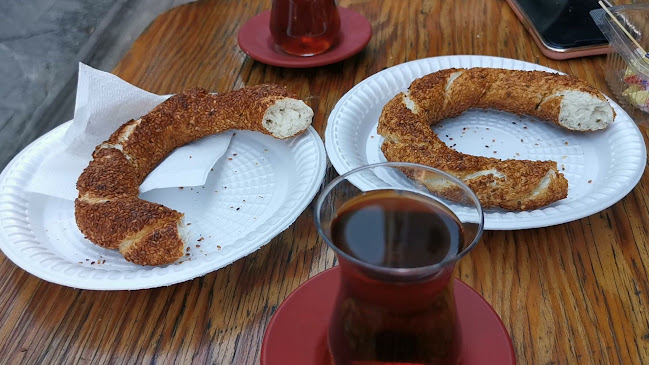 Opinii despre Cihangir Tarihi Simit Fırını în Beyoğlu - Gastronomi ve konaklama