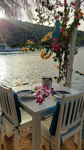 Opinii despre Karafaki Erhan Usta Gümüşlük Balık Restoranı în Bodrum - Gastronomi ve konaklama