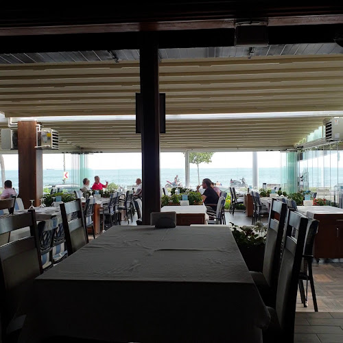 Sultan Ahmet, Sahilyolu, Kennedy Cad. No: 38/1, 34122 Eminönü/İstanbul, Türkiye