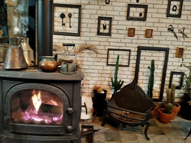 Amber Flower Cafe - Gastronomi ve konaklama