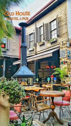 Old House Pub & Butik Hotels & Muratpaşa Pub & Cocktail Bar