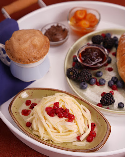 Opinii despre Ali Pekin Zeytin Zeytinyağı Satış Mağazası în Edremit - Gastronomi ve konaklama