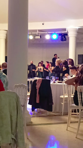 Opinii despre İBB Florya Sosyal Tesisleri: İdeal Salon în Bakırköy - Gastronomi ve konaklama