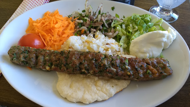 Sağlam restaurant Bergama / Babadan Usta İşleri