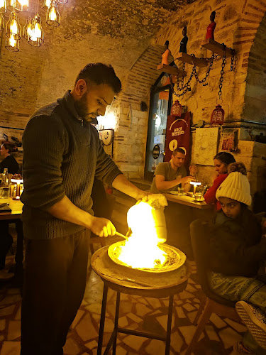 Arch Bistro - Gastronomi ve konaklama