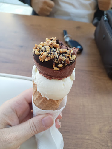 DONDURMACI MARAŞLI DOĞAN USTA - Gastronomi ve konaklama