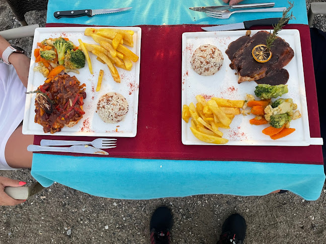 Comentarii opinii despre Diana & Sisters steak house fun & pub Beach Bar