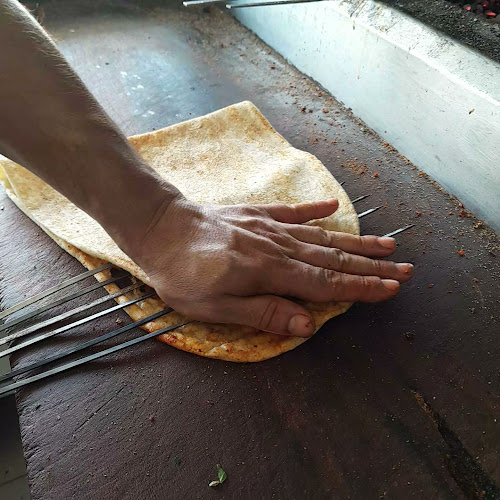 Opinii despre Savcı Kebap Salonu în Kırıkhan - Gastronomi ve konaklama