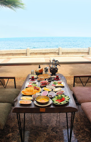 Opinii despre LAUSS Cafe & Lounge în Akçaabat - Gastronomi ve konaklama