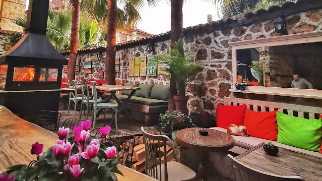 Old House Pub & Butik Hotels & Muratpaşa Pub & Cocktail Bar