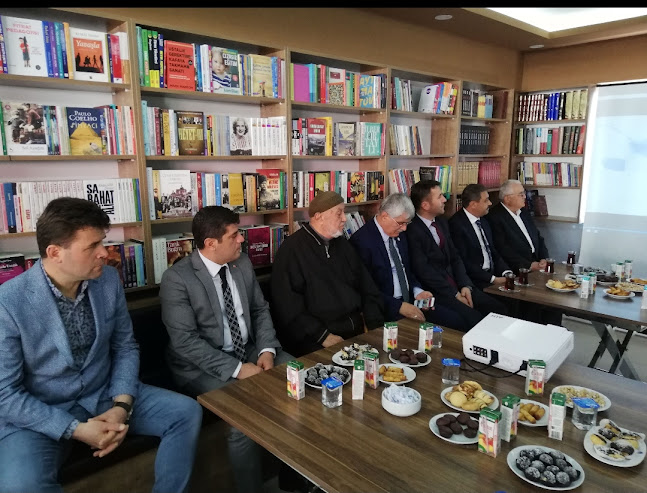 İlim Kitap Kahve - Gastronomi ve konaklama