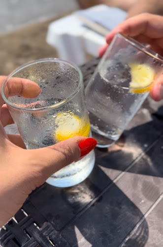 Opinii despre Uğrak Cafe & Bar în Dikili - Gastronomi ve konaklama