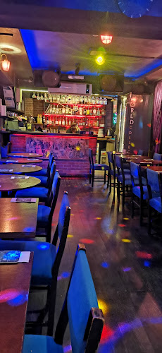 Long Play Kadıköy - Gastronomi ve konaklama