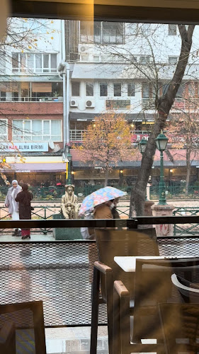 Opinii despre Starbucks Adalar în Tepebaşı - Gastronomi ve konaklama