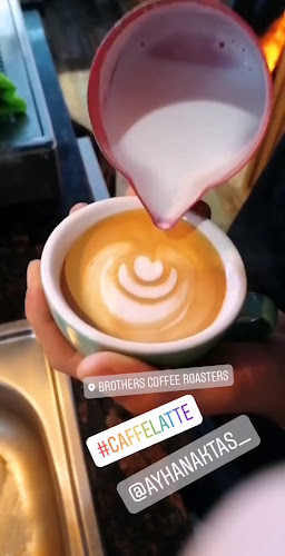 Opinii despre Brothers Coffee Roasters în Konak - Gastronomi ve konaklama