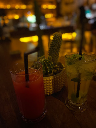 Old House Pub & Butik Hotels & Muratpaşa Pub & Cocktail Bar - Gastronomi ve konaklama