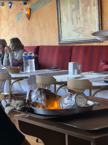 Opinii despre Omar Restaurant & Cafe în Fatih - Gastronomi ve konaklama