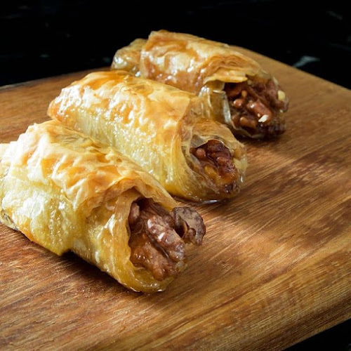 Tatlı Acı Murat Usta - Gastronomi ve konaklama