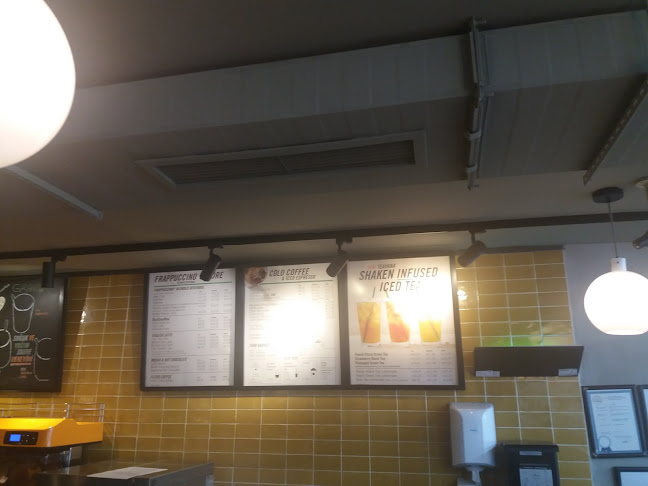 Opinii despre Starbucks Coffee în Karabağlar - Gastronomi ve konaklama