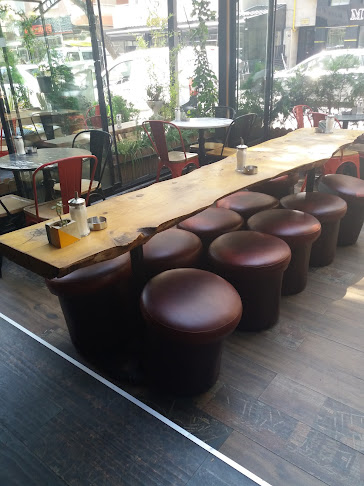 Opinii despre More Coffee & Tea în Bornova - Gastronomi ve konaklama