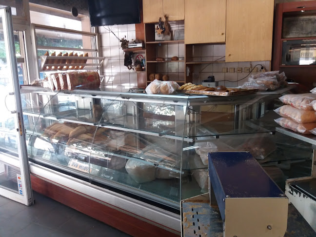 Opinii despre Özvelioğlu Unlu Mamüller în Karşıyaka - Gastronomi ve konaklama