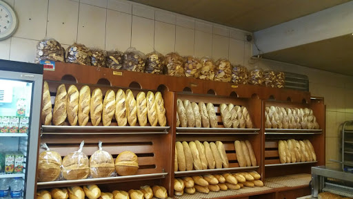 Opinii despre Çınar Odun Ekmeği în Kartal - Gastronomi ve konaklama