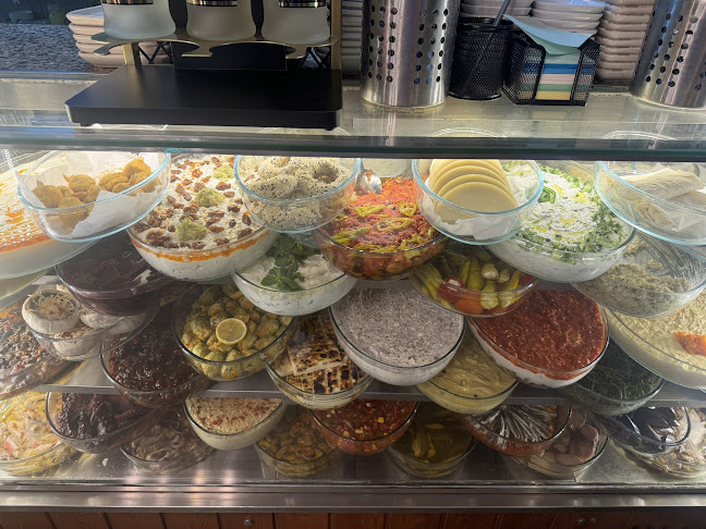 Ela Meyhane - Gastronomi ve konaklama