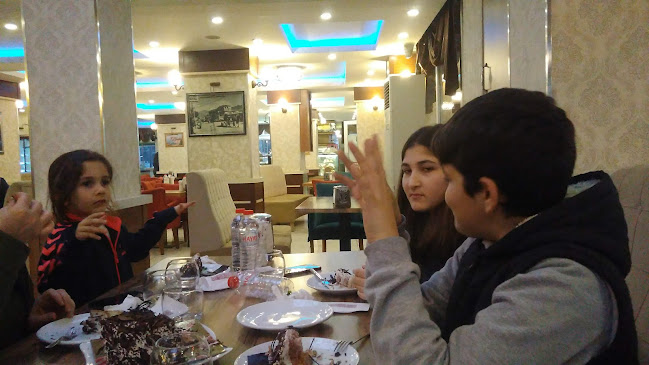 Comentarii opinii despre Edem Pastanesi & Kafe