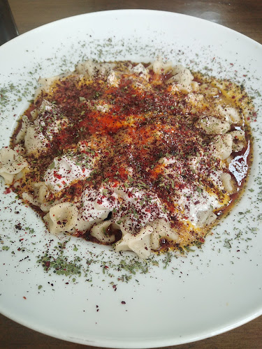 Tuna, Tiyatro Sk. 57 A, 35600 Karşıyaka/İzmir