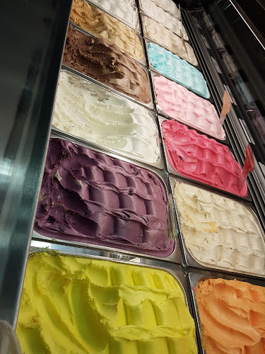 Opinii despre Eşrefoğlu Pastanesi în Muratlı - Gastronomi ve konaklama