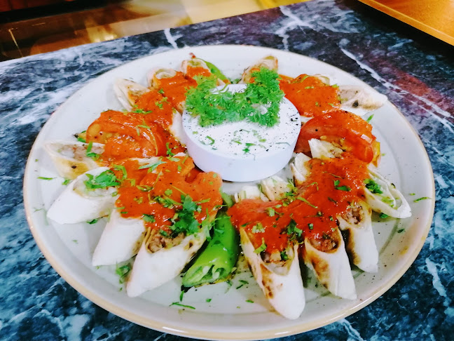 Opinii despre central cafe restaurant în Fethiye - Gastronomi ve konaklama