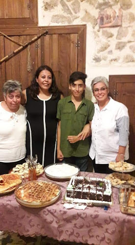 The Black Rose Cafe - Gastronomi ve konaklama