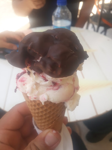 Gençler Dondurma - Gastronomi ve konaklama