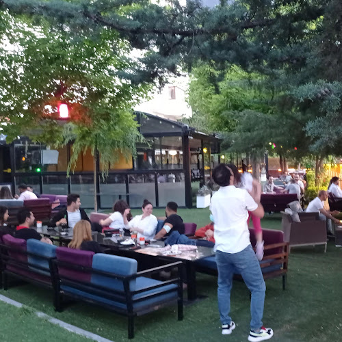 Shisha Cafe & Bistro - Gastronomi ve konaklama