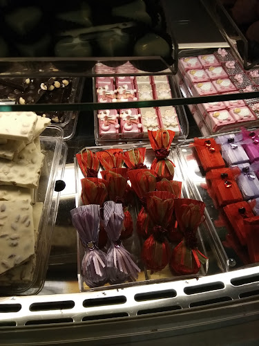 Comentarii opinii despre Elit Çikolata Fabrika Satış Mağazası