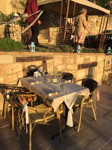 Comentarii opinii despre The Stone Castle Restaurant/Kahvaltı