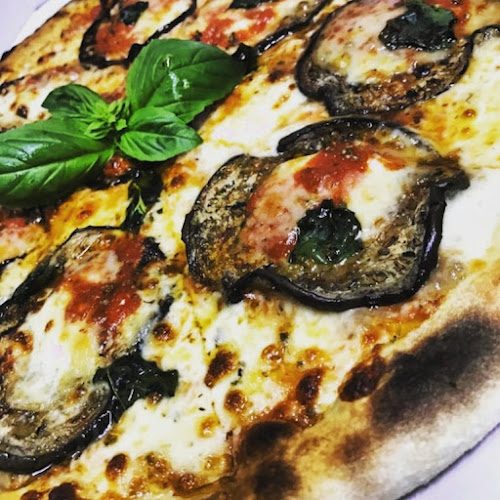 Luce Di Luna Pizzeria - Gastronomi ve konaklama