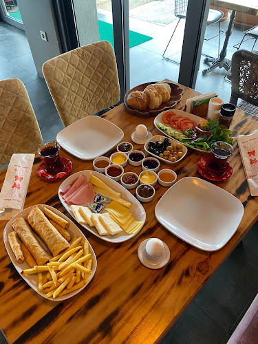 Opinii despre Yalı Bistro în Süleymanpaşa - Gastronomi ve konaklama