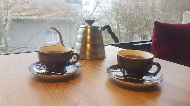 Comentarii opinii despre Reina Bi Lounge